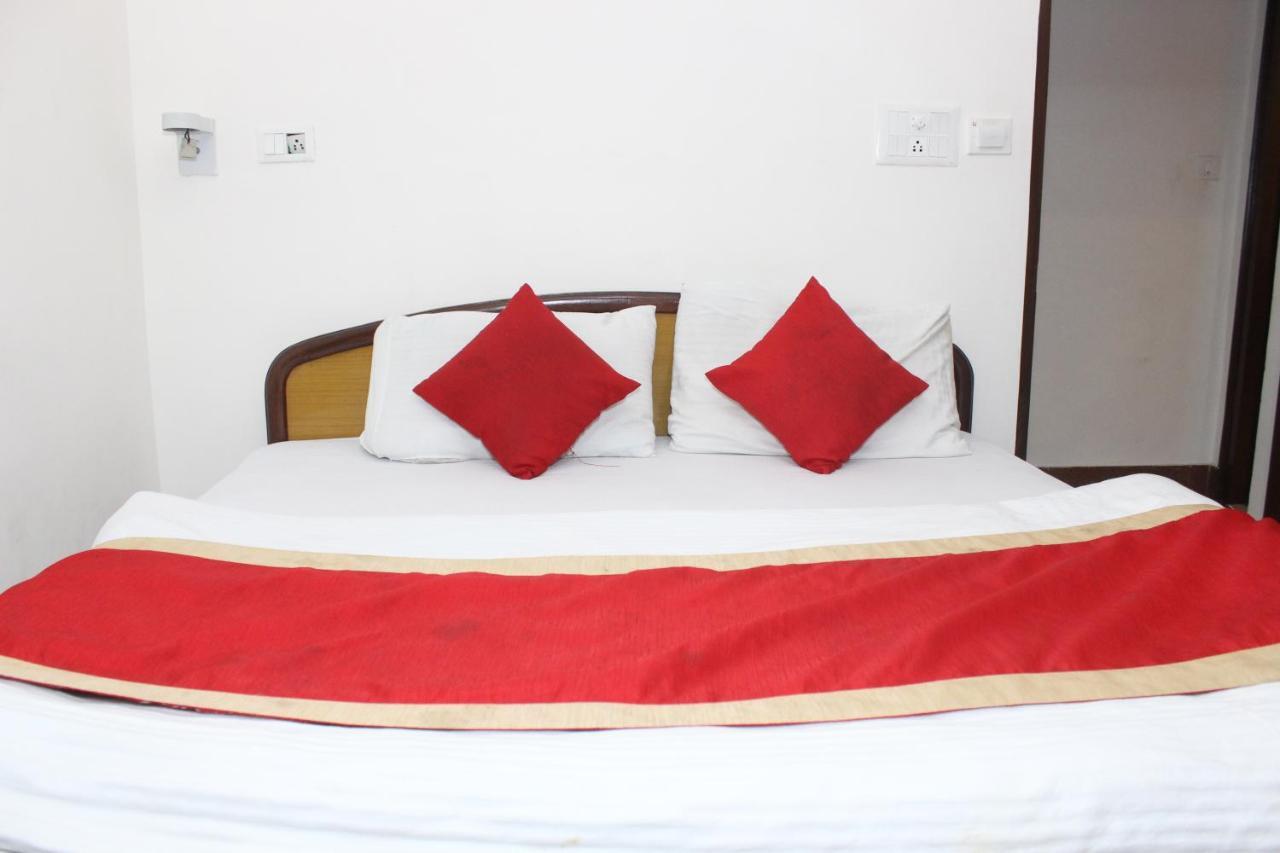 Hotel Dolls Inn Nainital Eksteriør billede