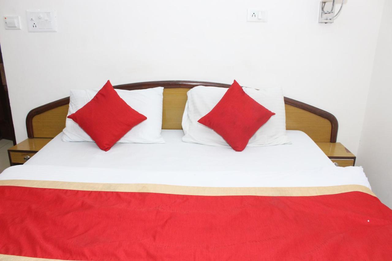 Hotel Dolls Inn Nainital Eksteriør billede