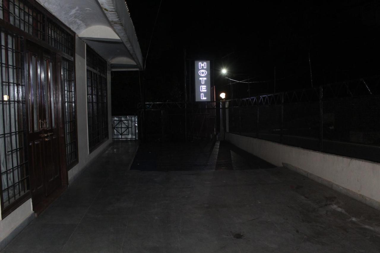 Hotel Dolls Inn Nainital Eksteriør billede